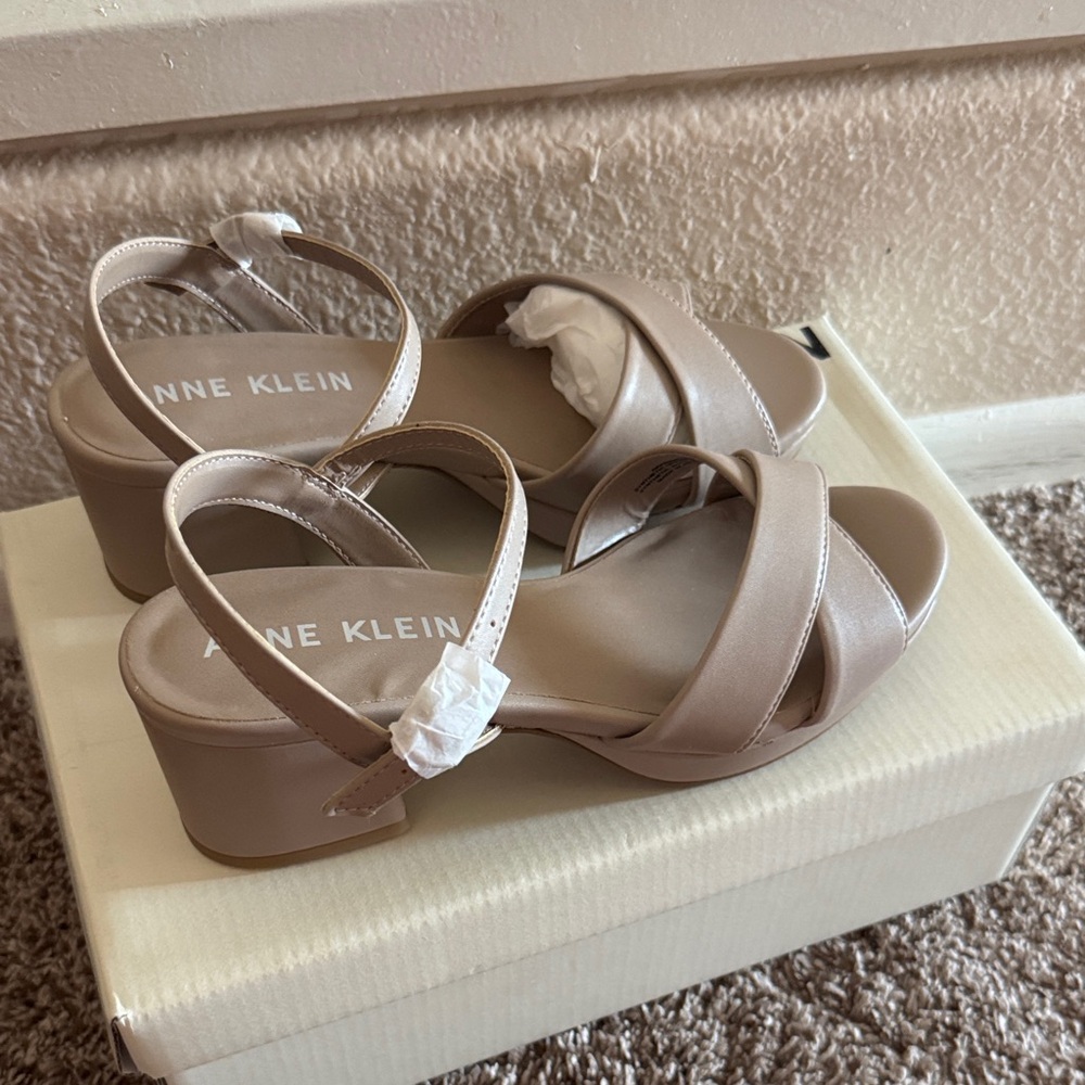 Anne Klein Women's nude Sandals